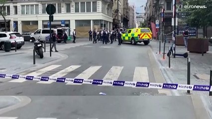 В Брюсселе автомобиль врезался в кафе