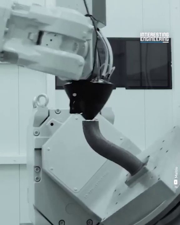 Industrial robot arm and a CNC machine ll Technology Video ll Changder TV