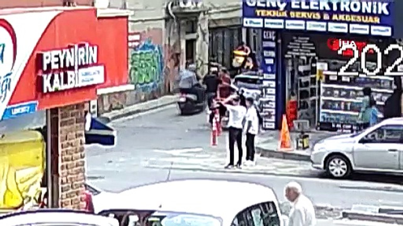 Berber koltuğunda dehşet: Tıraş olurken silahlı saldırıya uğradı