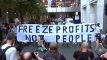 Manifestação contra aumento do custo da energia no Reino Unido