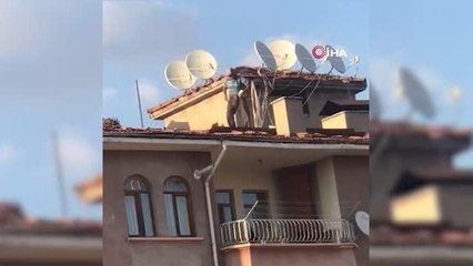 5 katlı binanın çatısında tehlikeli çalışma kamerada