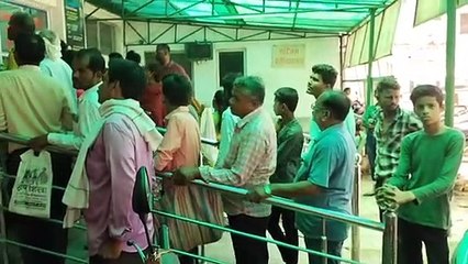 ओपीडी पंजीयन कांउटर में लग रही मरीजों की लंबी कतार