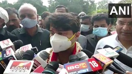 गुलाम नबी आजाद को लेकर सिंधिया ने कसा तंज, कहा-कांग्रेस में माहौल ठीक नहीं, वो भी अब आजाद हो गए