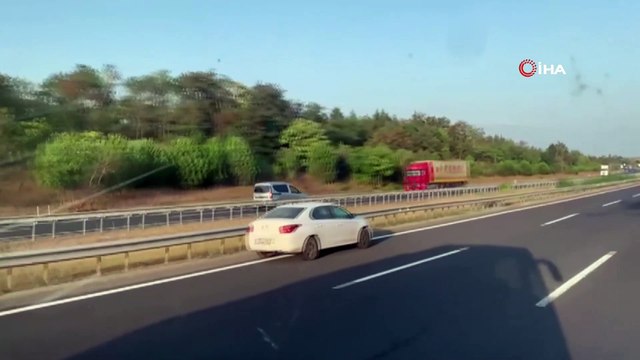 TEM Otoyolu’nda kilometrelerce ters yönden ilerledi! “İntihar ediyor” diyerek kayıt altına aldı
