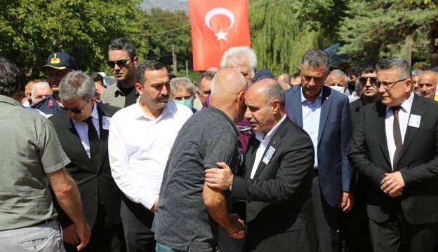 Son Dakika | Ankara'da kazada vefat eden polis memuru ve eşinin cenazesi Artvin'de defnedildi