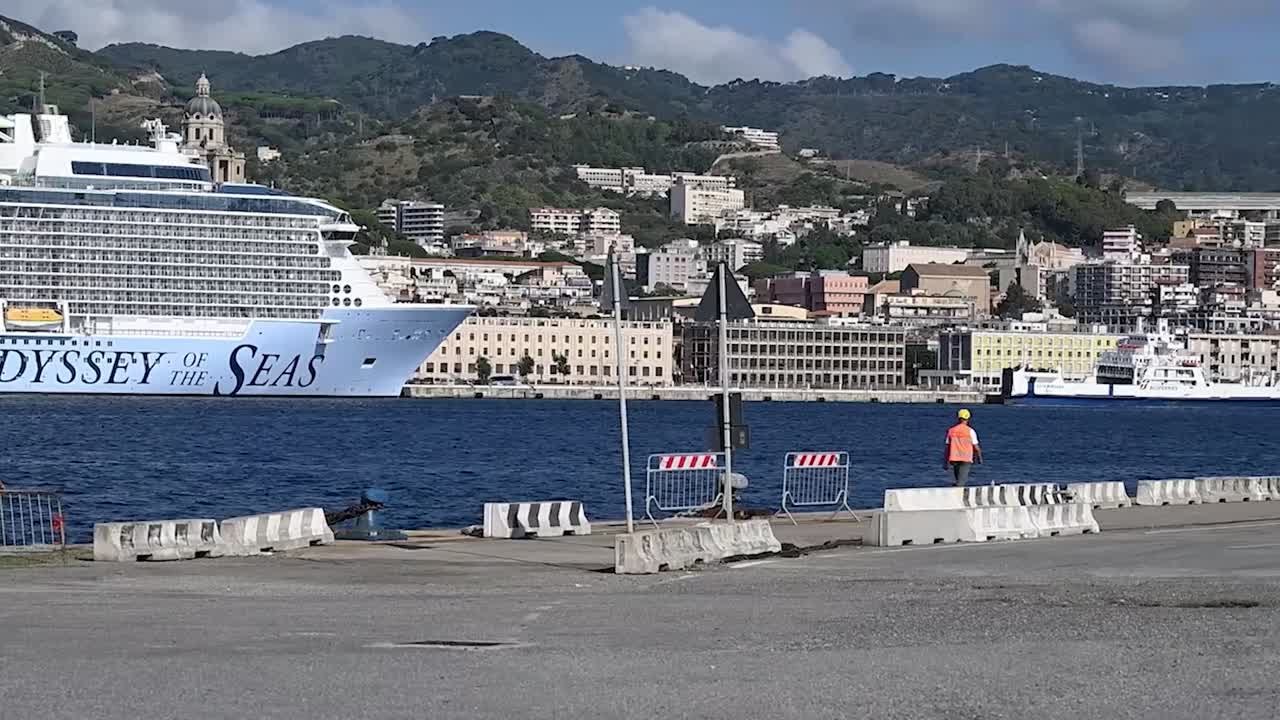 Migranti, in 99 su Open Arms Uno: lo sbarco a Messina