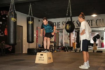 BURHAN SPORLA ENGELLERİ AŞTI