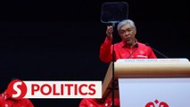 Crowd chants 'bubar' during Zahid’s speech at Umno special briefing