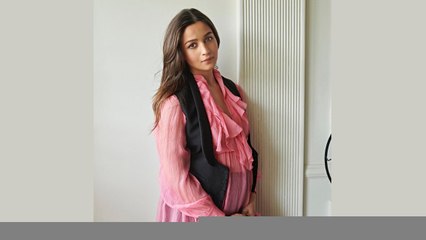 Alia Bhatt ने Baby Bump को किया Flaunt, किस-किस ने की तारीफ? | ENT LIVE