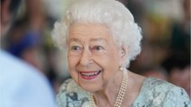 VOICI - Elizabeth II : cet étonnant cadeau qu'elle a reçu de l'Ukraine