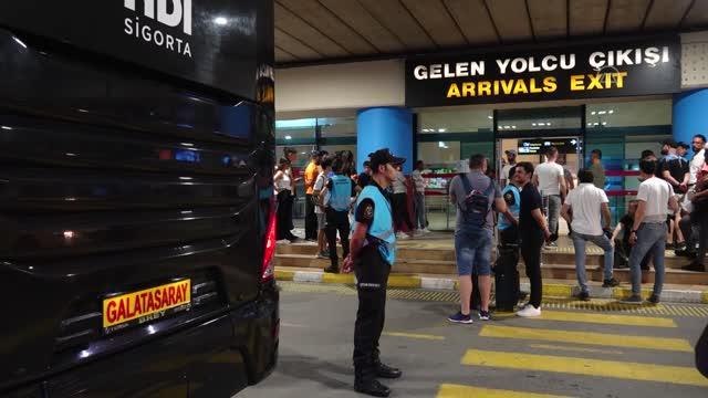 Trabzon haberi! Galatasaray kafilesi, Trabzon'a geldi