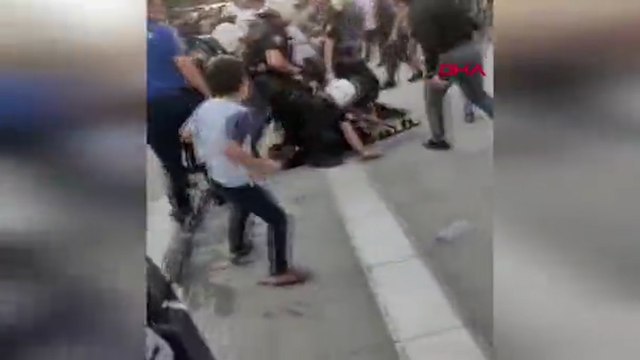 Silopi'de taciz iddiasına linç girişimini polis güçlükle önledi