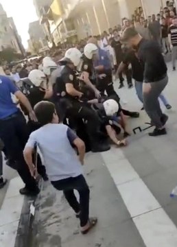 Şırnak haberleri... Silopi'de taciz iddiası ortalığı savaş alanına çevirdi, linç girişimini polis önledi