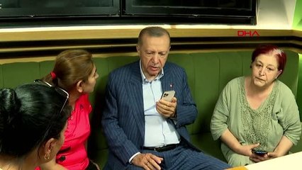 İSTANBUL-CUMHURBAŞKANI ERDOĞAN PASTANEDE VATANDAŞLARLA SOHBET ETTİ