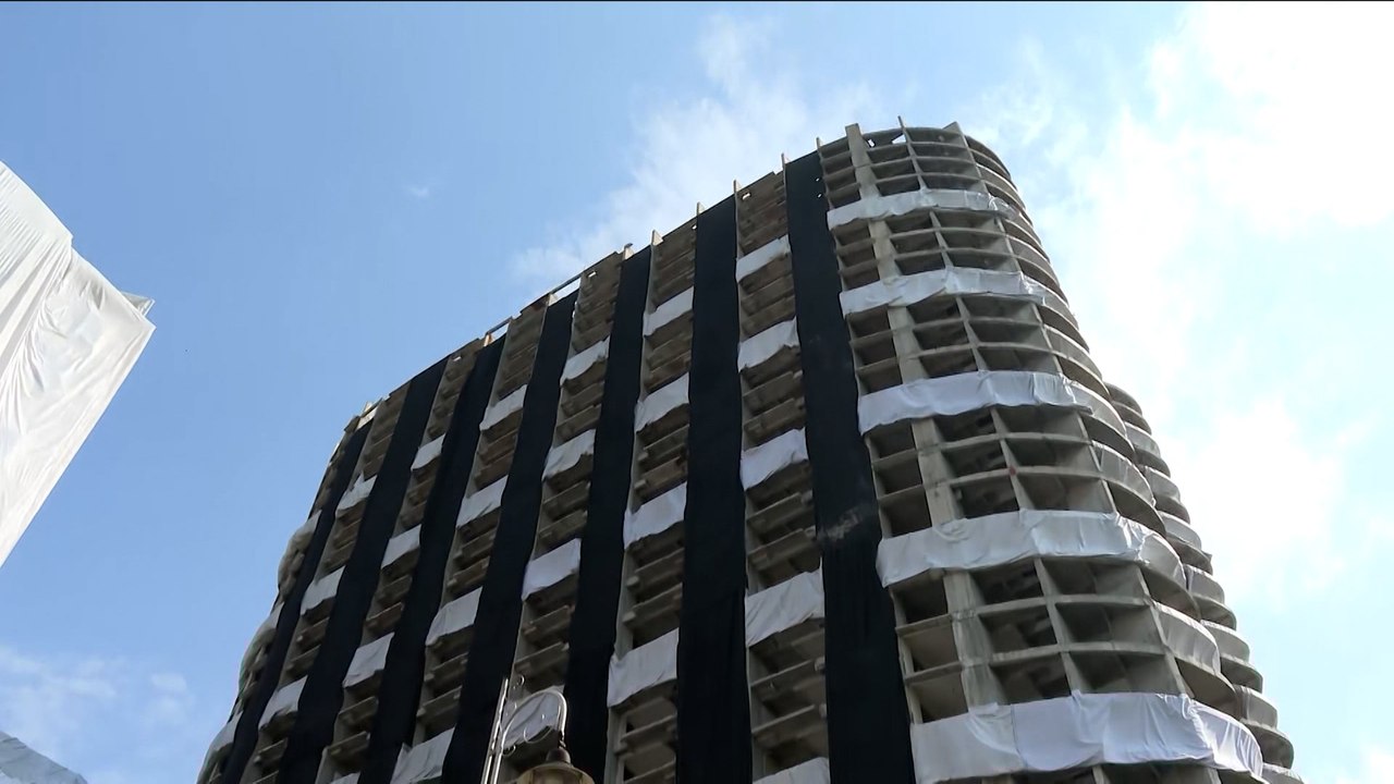 Twin Tower Demolition : Noida Police ask to vacate area around Twin Towers | Abp news