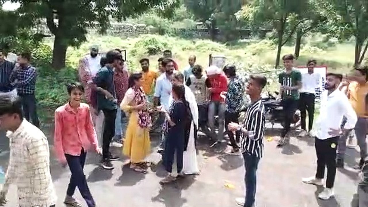VIDEO - राजस्थान में लगे पाकिस्तान जिंदाबाद के नारे, हुआ बवाल..