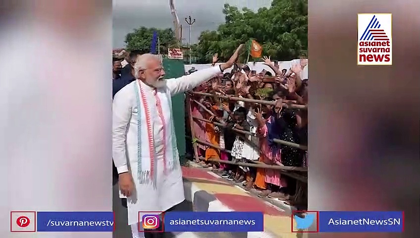 ಗುಜರಾತ್‌ನಲ್ಲಿ ಪ್ರಧಾನಿ ಮೋದಿ ರೋಡ್‌ಶೋ: ಭುಜ್‌ ಜನರಿಂದ ‘ನಮೋ’ಗೆ ಸ್ವಾಗತ