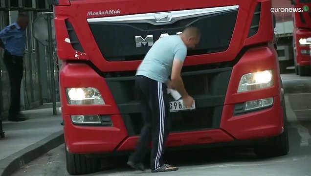 Serbie et Kosovo concluent un accord de libre circulation pour désamorcer les tensions (UE)