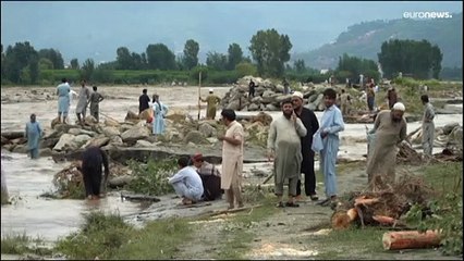 Inundações no Paquistão deixam mais de mil mortos