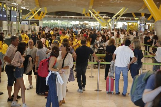 İspanya'da hava yolu şirketlerindeki greve Iberia Express de eklendi