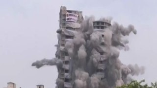 નોઈડાઃ માત્ર દસ જ સેકન્ડમાં ટ્વિન ટાવર થઈ ગયું બ્લાસ્ટ, જુઓ આ વીડિયો