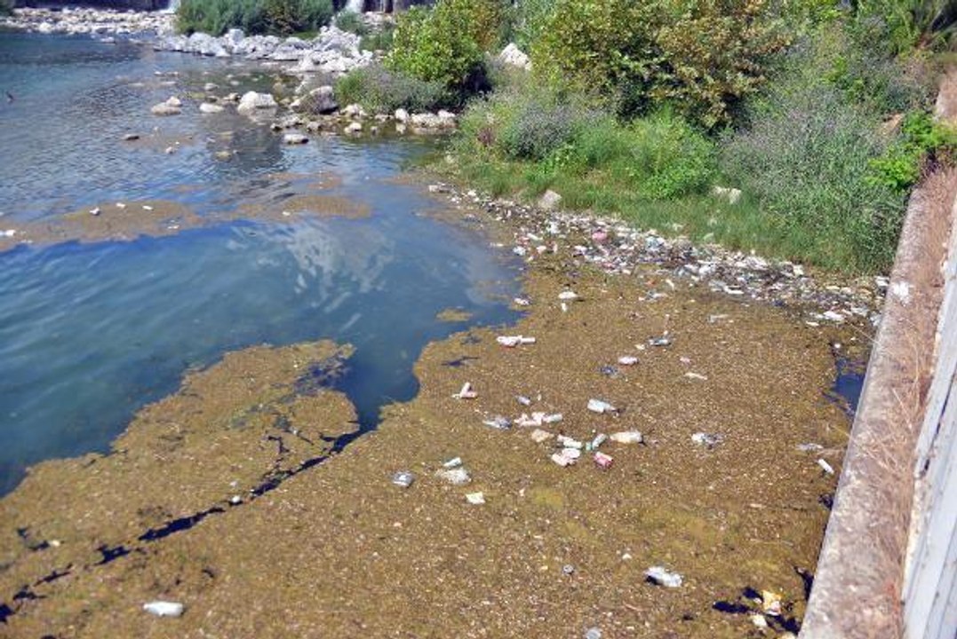 Adana haber: SEYHAN NEHRİ, PLASTİK, METAL VE CAM ATIKLARLA ÇÖPLÜĞE DÖNDÜ