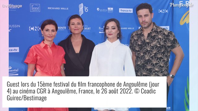 François Hollande et Julie Gayet en robe estivale verte : rare apparition des jeunes mariés