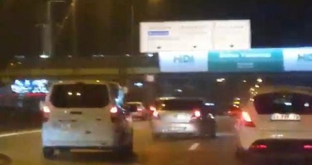 KADIKÖY'DE MAKAS ATAN ALKOLLÜ SÜRÜCÜ SİVİL TRAFİK EKİPLERİNE YAKALANDI
