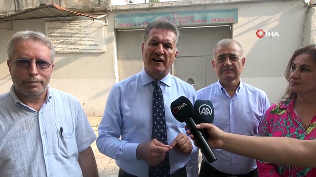 Mustafa Sarıgül camide kameramanıyla şova soyunan Ümit Özdağ'a ders verdi