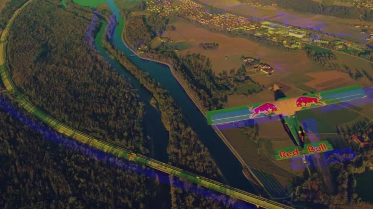 Fallschirmspringer mit Weltpremiere in Landshut