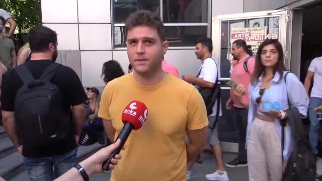 Son dakika haber: Polisin Müdahale Ettiği Ankara'daki Basın Açıklamasına Mardin'den Otostopla Gelebilen Özel Okul Öğretmeni Öztemel: Biz Kimseye Yalvarmıyoruz, El de...
