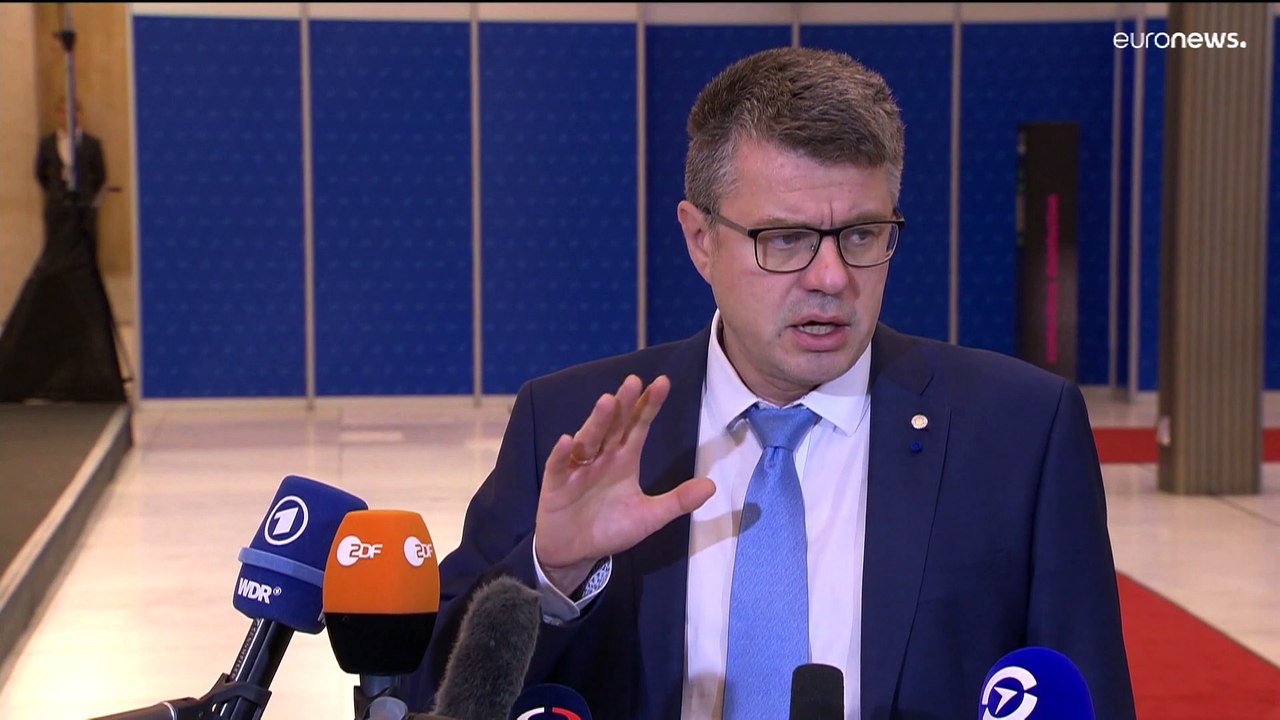 Möglicher Stopp? EU-Außenminister beraten über Visa-Vergabe für Russen