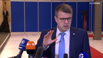 Möglicher Stopp? EU-Außenminister beraten über Visa-Vergabe für Russen