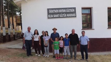 Eski köy okulu bilim, sanat, kültür akademisine dönüştürüldü