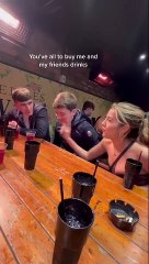 Gagner à tous les coups au Chifoumi à 1 contre 4 pour un verre gratuit