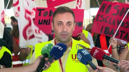 USO inicia la huelga de tripulantes de cabina y denuncia a Iberia Express