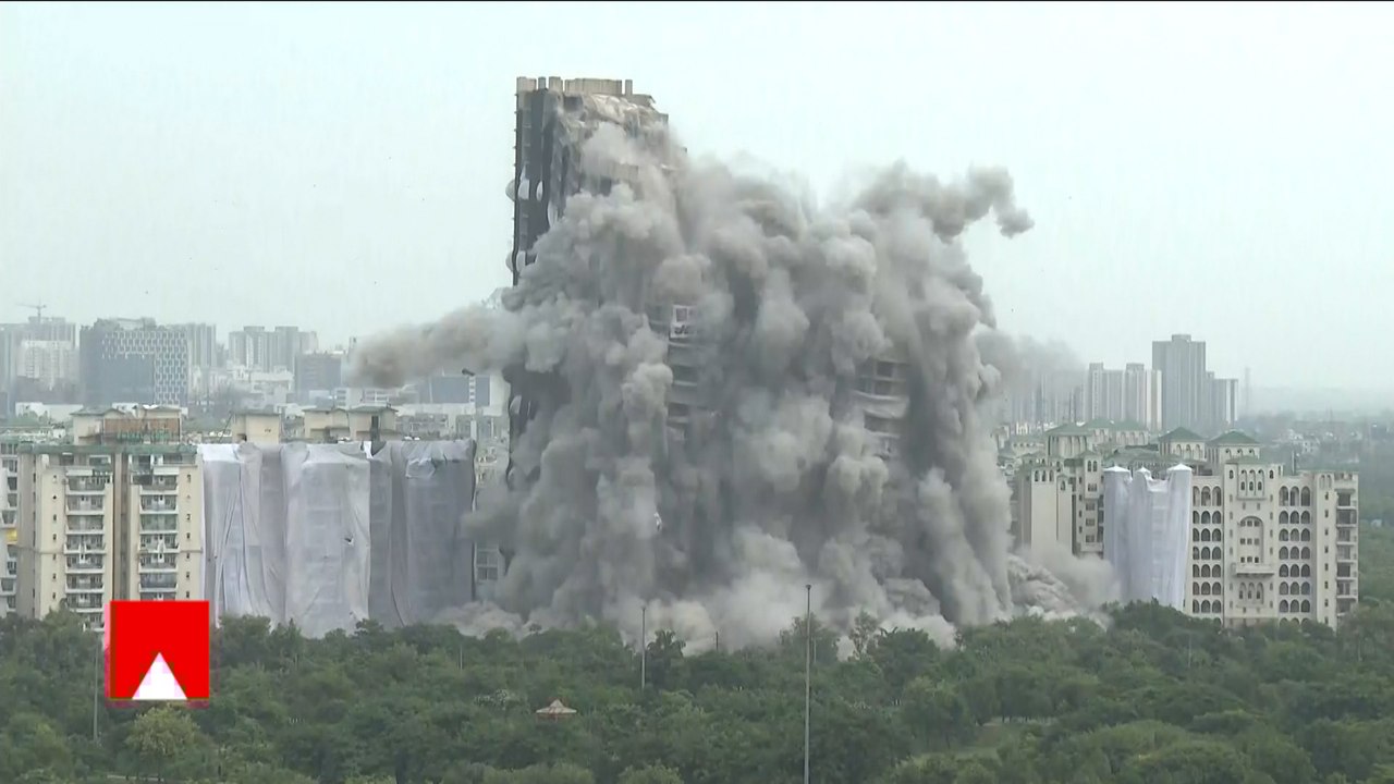 Noida: गगनचुंबी Twin Tower इमारत जमींदोज..देखिए गांव-शहर की 100 बड़ी खबरें एक क्लिक में