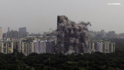Demolidas "torres gémeas" indianas