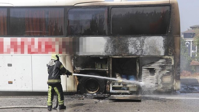 Alev alev yanan otobüste can pazarı