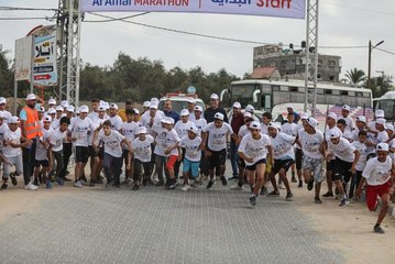 Gazze Şeridi'nde çocuklar, kırsal bölgelerdeki yoksulluğa dikkat çekmek için koştu