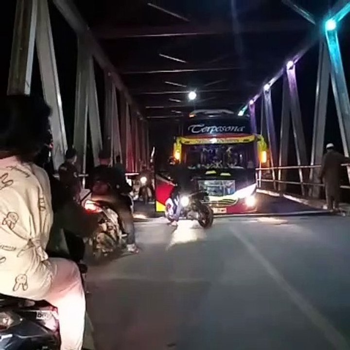 BREAKING NEWS. Jembatan Paringin Akhirnya ‘Jebol’, Akses Roda 4 Ditutup Total!