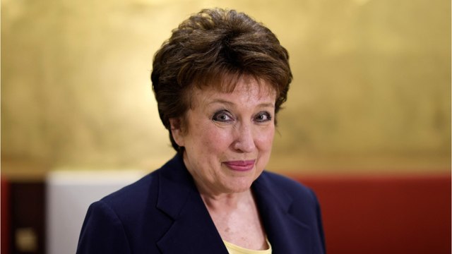 GALA VIDÉO - Roselyne Bachelot en fauteuil roulant : elle donne des nouvelles après son “accident bête”