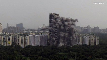 India | Demolición de dos torres ilegales en Nueva Delhi