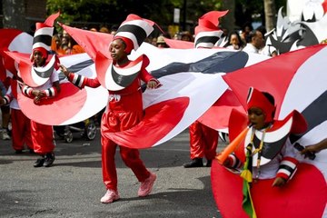 İngiltere'de 2 yılın ardından "Notting Hill Karnavalı" başladı