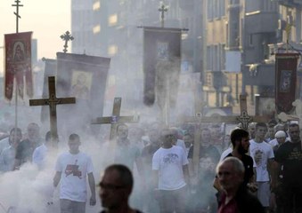 Sırbistan'da yapılması planlanan uluslararası LGBT yürüyüşü Europride protesto edildi