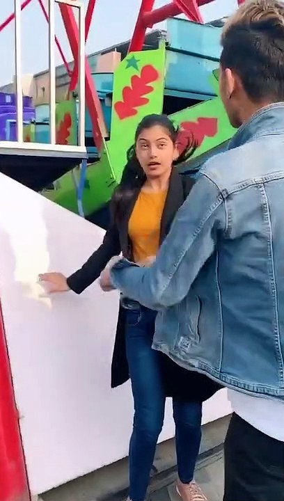 देखो प्यार इसे कहते है      Mai to tere naam likhunga _LoveVideo
