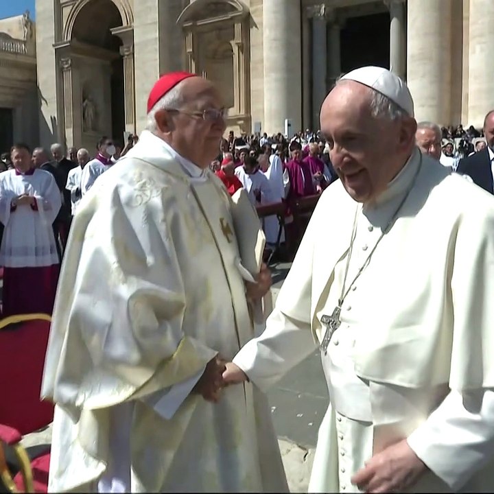 El Papa Francisco instaló oficialmente a 20 nuevos cardenales en el Vaticano el sábado.