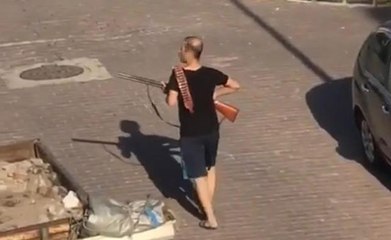 Son dakika haber: (ÖZEL) Mahalledeki alkoliklere kızdı, tüfekle dehşet saçtı: 1 yaralı