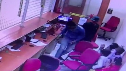 Loot in Udaipur : गोल्ड लोन के ऑफिस में घुसे बदमाश 24 KG सोना, 11 लाख की नकदी लूट ले गए