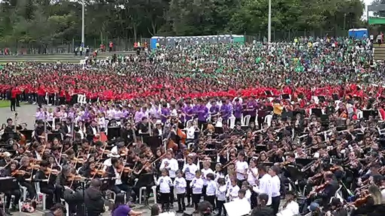 Colombie: des milliers de jeunes musiciens en concert à Bogota